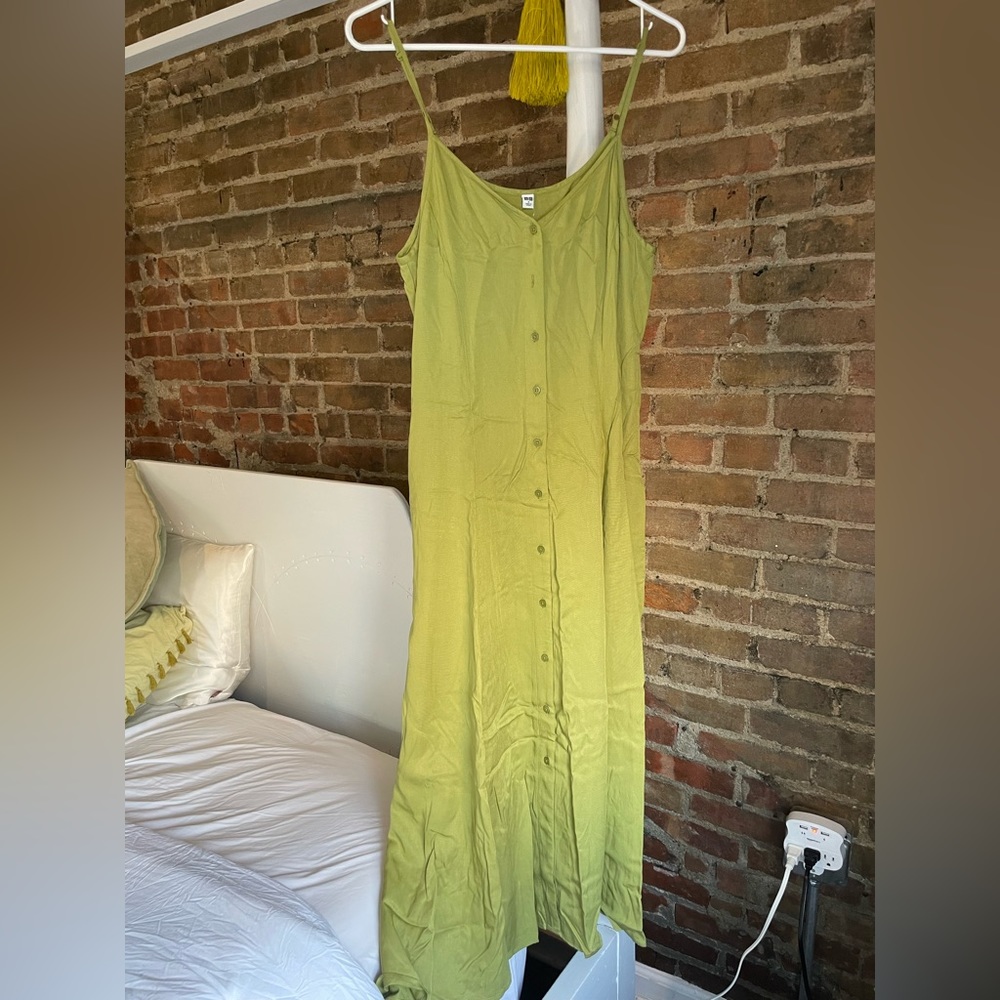 Green Uniqlo Maxi dress - size small (never worn with tag)